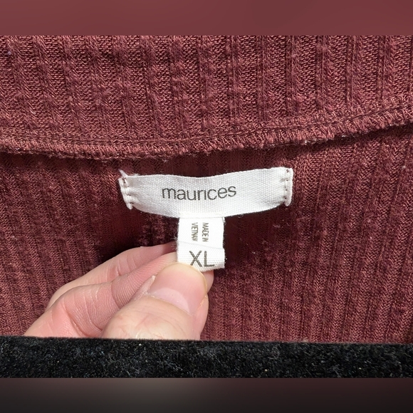 Maurice's top - Picture 2 of 4